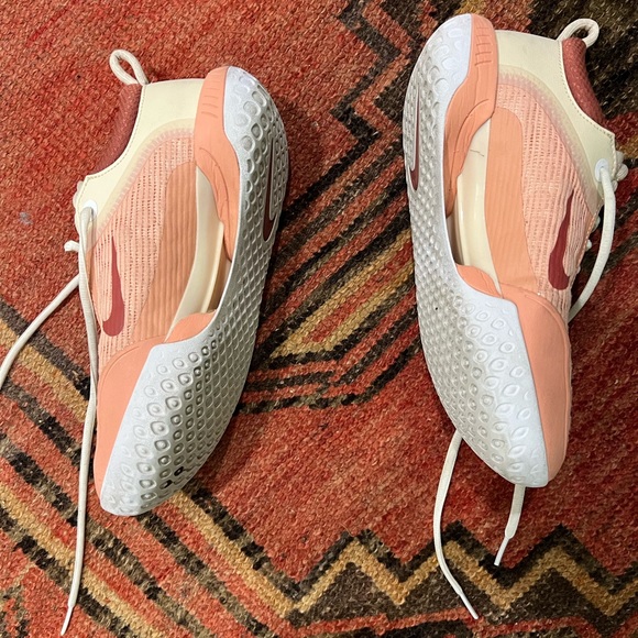 Nike 7 Tennis Shoe - New wore once - Picture 3 of 3